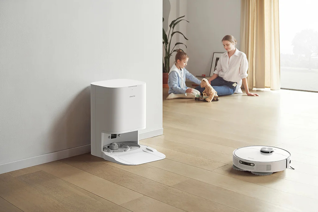 Robot hút bụi lau nhà Dreame L10 Prime có khả năng vừa hút bụi, vừa lau nhà với tấm lau có thể xoay 360 độ, tự động giặt và sấy nóng